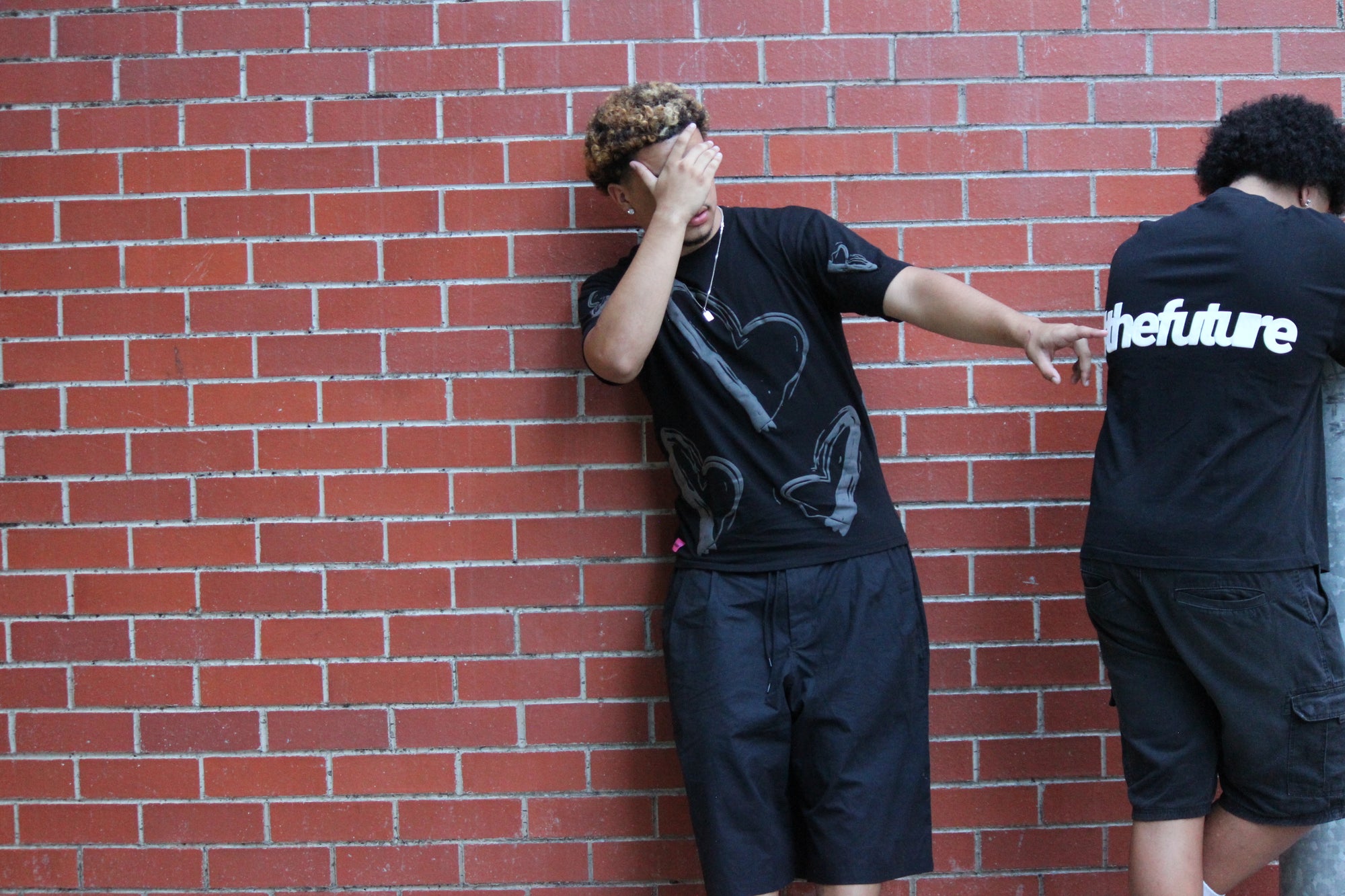 LOVE HEARTED TEE - BLACK