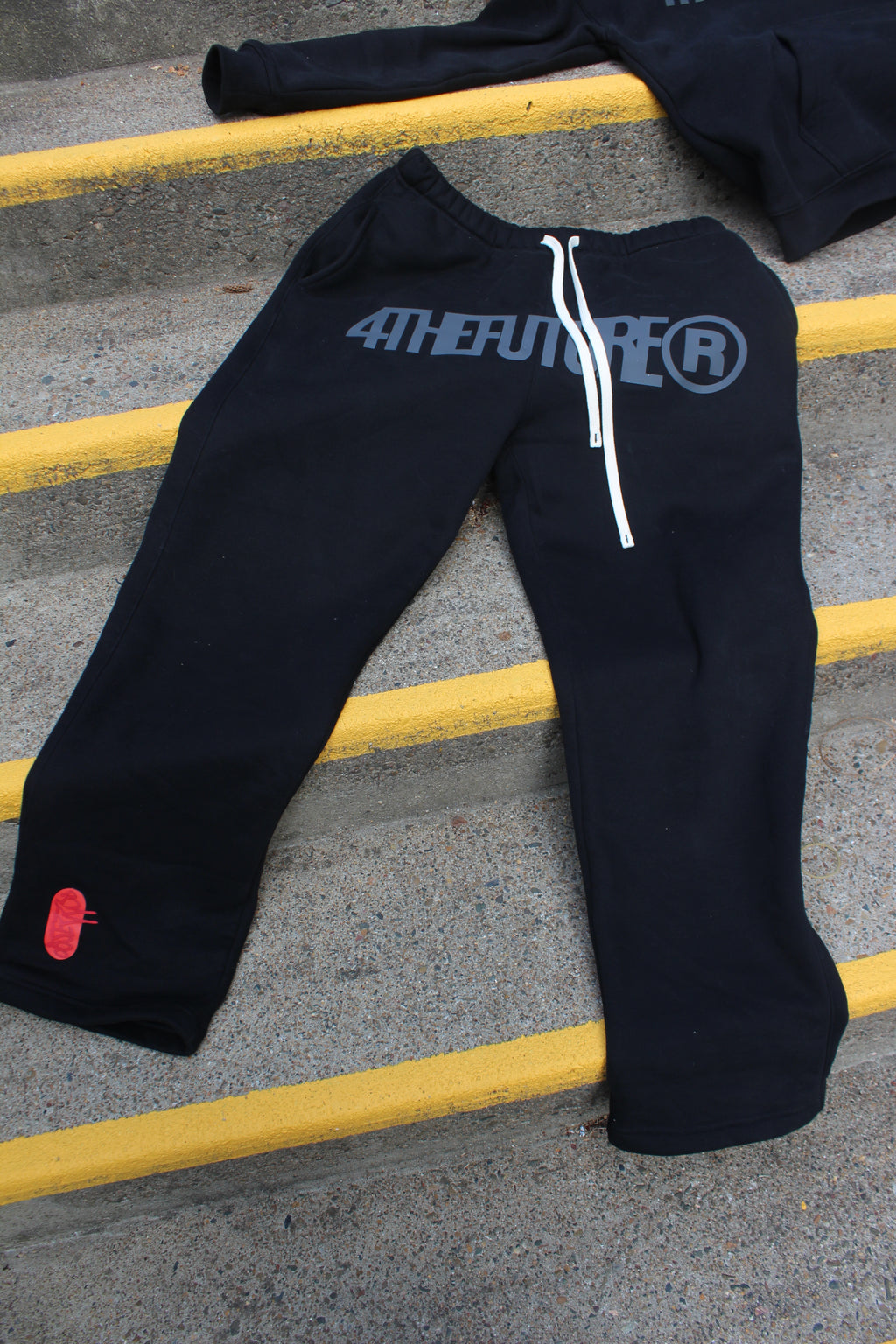 4THEFUTURE SWEATPANTS - BLACK