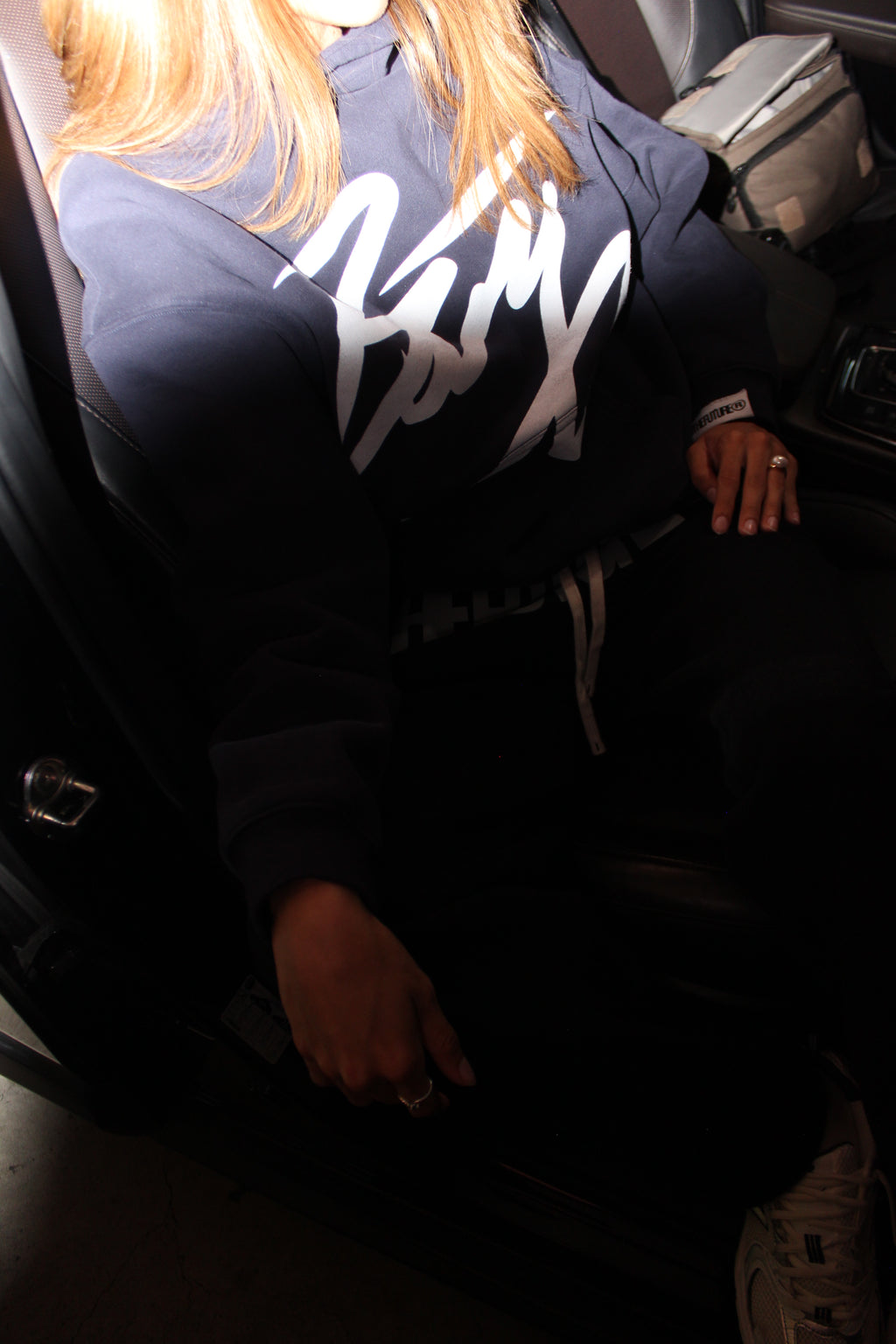 YOU DOING SMTH RIGHT HOODIE - NAVY