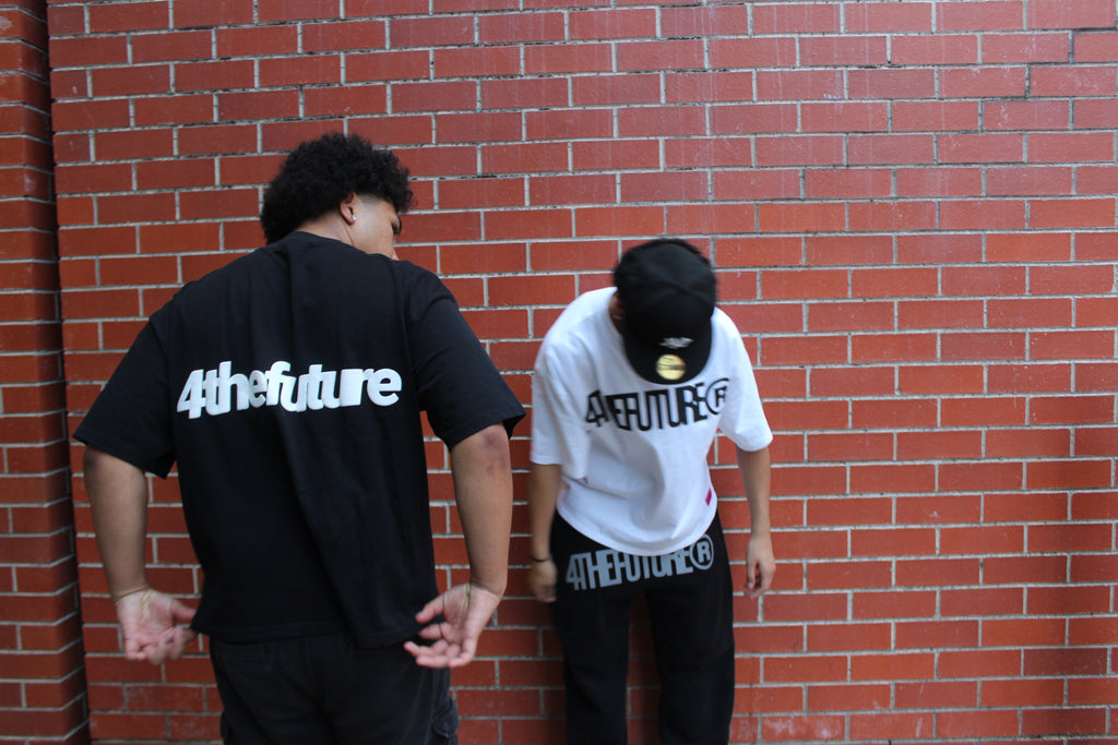 WATCH YOUR BACK CROPPED TEE - BLACK